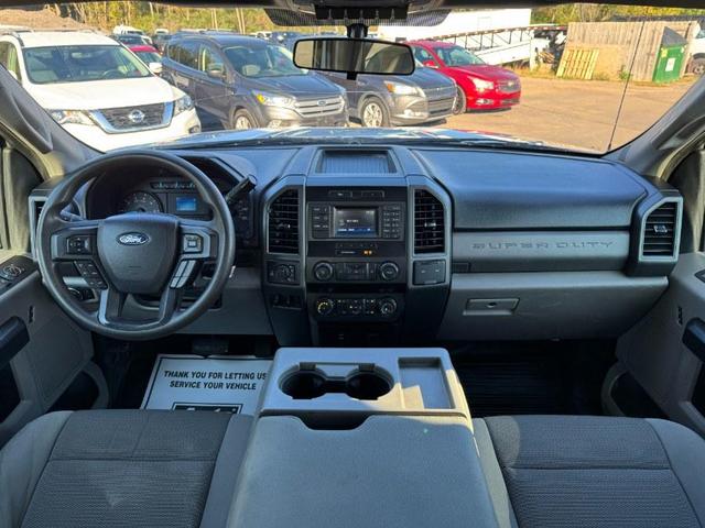 Photo of 2019 Oxford White Ford F-250