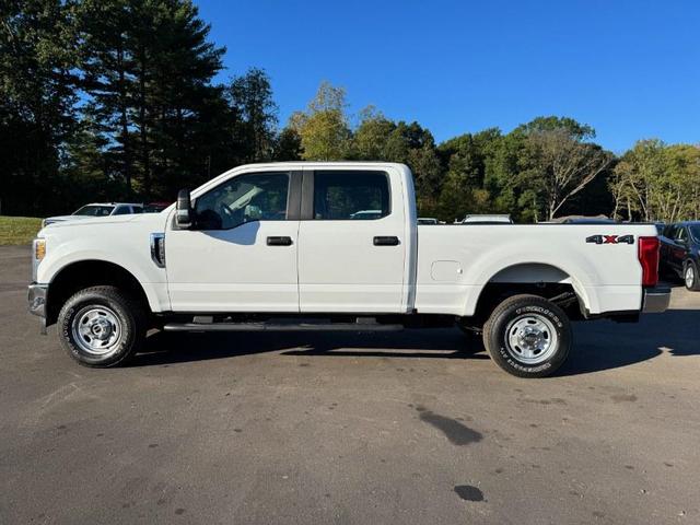 Photo of 2019 Oxford White Ford F-250