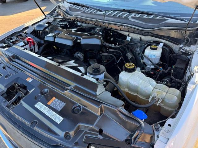 Photo of 2019 Oxford White Ford F-250
