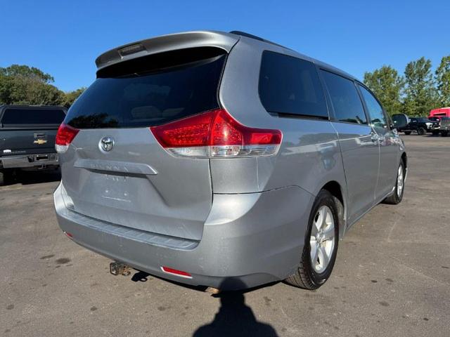 Photo of 2013 Silver Sky Metallic Toyota Sienna