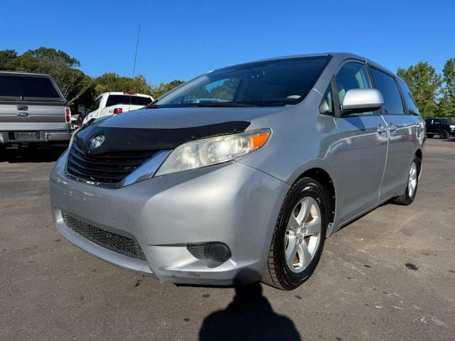 Photo of 2013 Silver Sky Metallic Toyota Sienna
