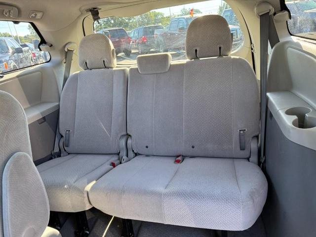 Photo of 2013 Silver Sky Metallic Toyota Sienna