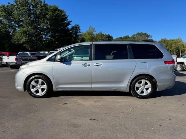 Photo of 2013 Silver Sky Metallic Toyota Sienna
