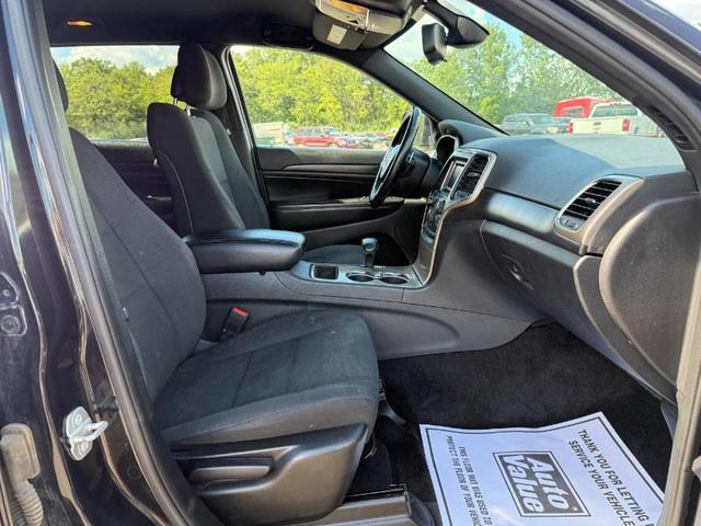 Photo of 2015 Brilliant Black Crystal Pearlcoat Jeep Grand Cherokee