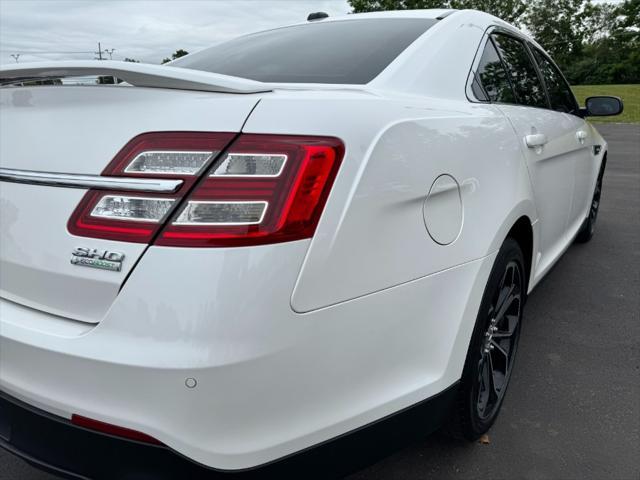 Photo of 2014 White Platinum Metallic Tri-Coat Ford Taurus