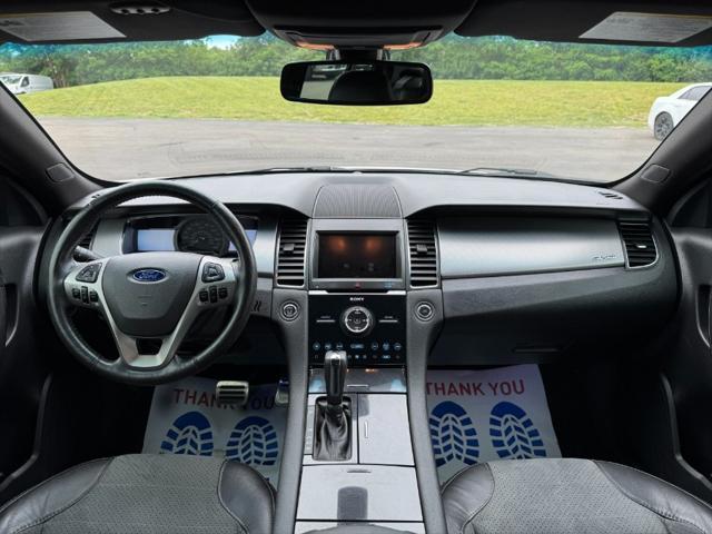 Photo of 2014 White Platinum Metallic Tri-Coat Ford Taurus