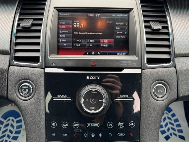 Photo of 2014 White Platinum Metallic Tri-Coat Ford Taurus