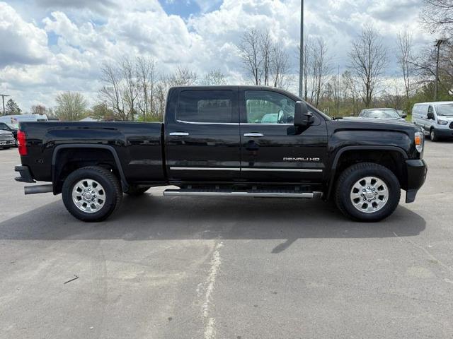 Photo of 2015 Onyx Black GMC Sierra 2500