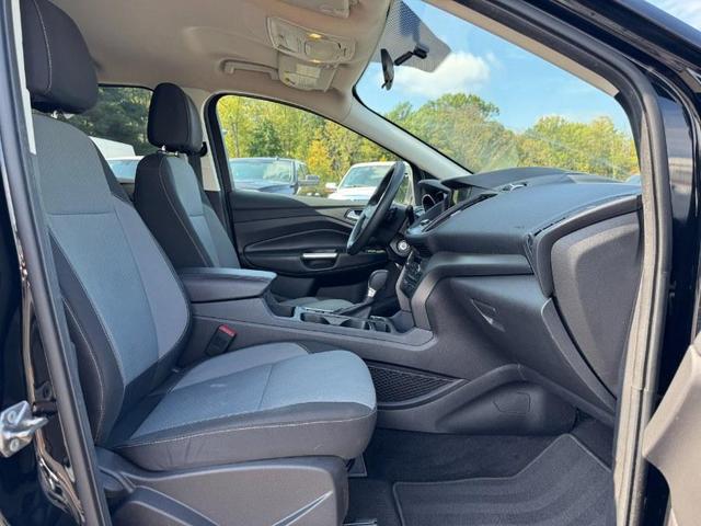 Photo of 2017 Shadow Black Ford Escape