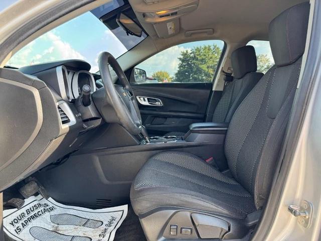 Photo of 2017 Silver Ice Metallic Chevrolet Equinox