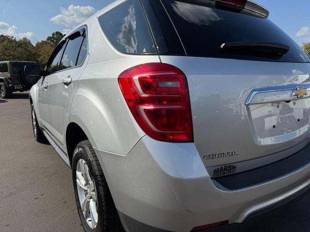Photo of 2017 Silver Ice Metallic Chevrolet Equinox