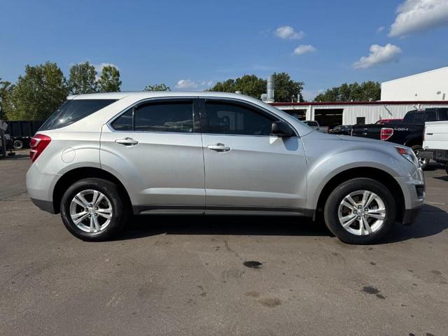 Photo of 2017 Silver Ice Metallic Chevrolet Equinox