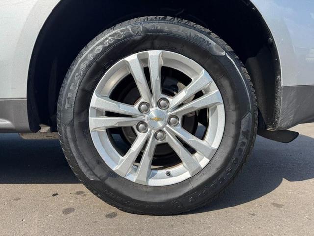 Photo of 2017 Silver Ice Metallic Chevrolet Equinox