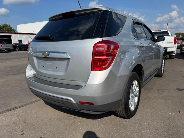 Photo of 2017 Silver Ice Metallic Chevrolet Equinox
