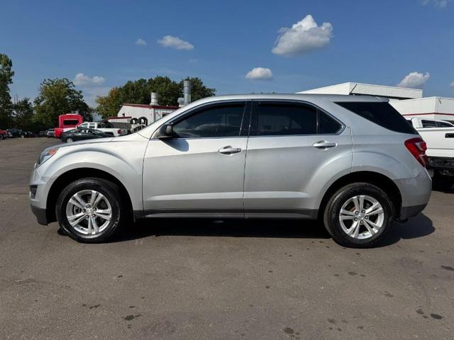 Photo of 2017 Silver Ice Metallic Chevrolet Equinox