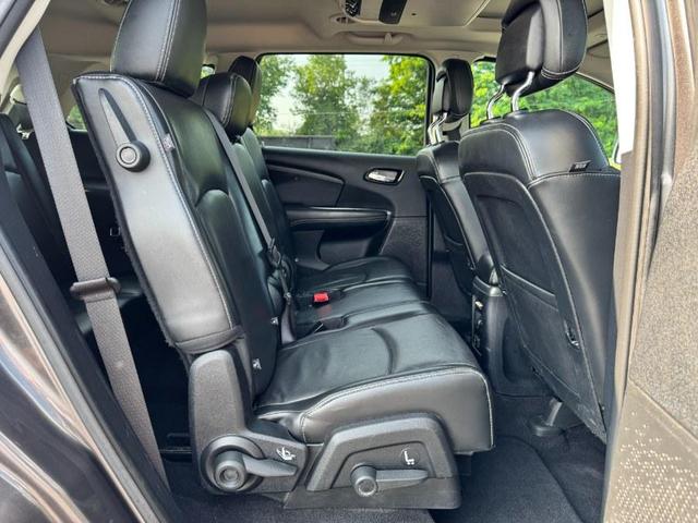 Photo of 2018 Granite Crystal Metallic Dodge Journey