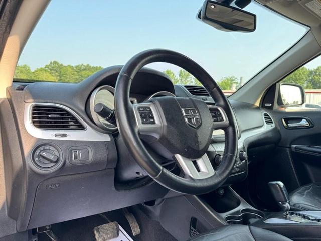 Photo of 2018 Granite Crystal Metallic Dodge Journey