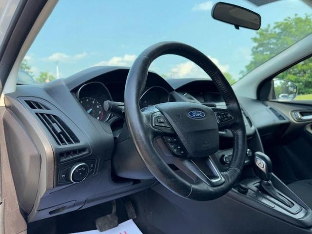 Photo of 2018 Oxford White Ford Focus