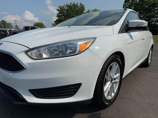 Photo of 2018 Oxford White Ford Focus