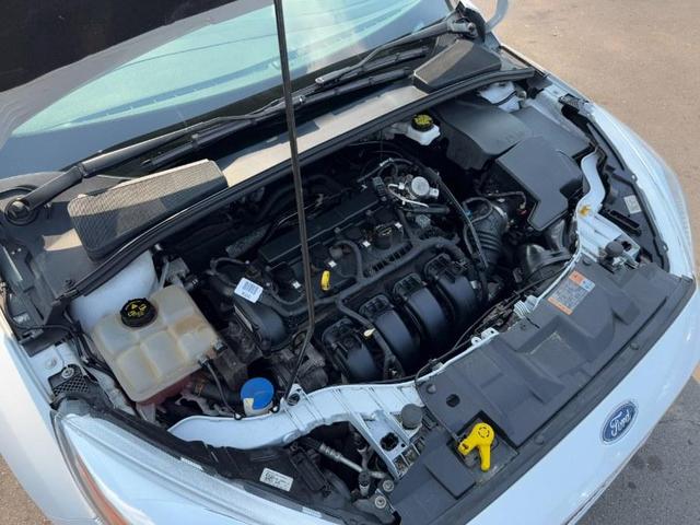 Photo of 2018 Oxford White Ford Focus