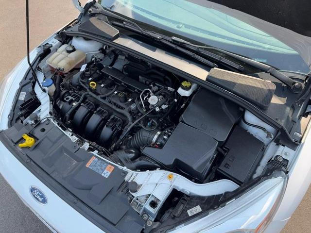Photo of 2018 Oxford White Ford Focus