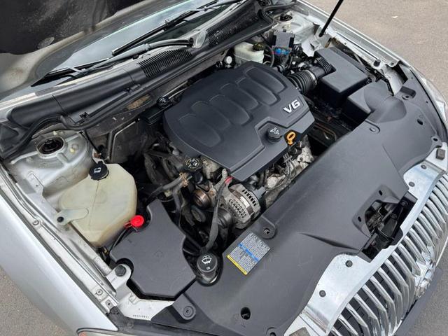 Photo of 2011 Quicksilver Metallic Buick Lucerne
