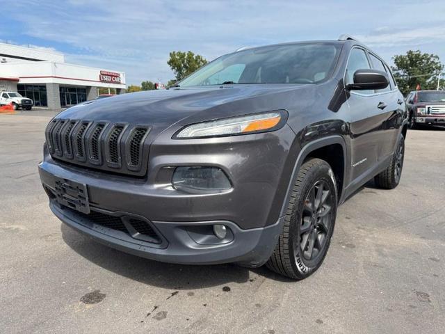 Photo of 2014 Granite Crystal Metallic Clearcoat Jeep Cherokee