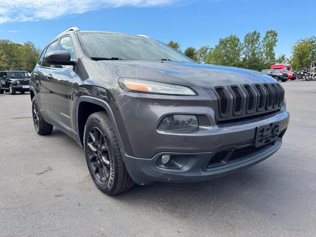 Photo of 2014 Granite Crystal Metallic Clearcoat Jeep Cherokee