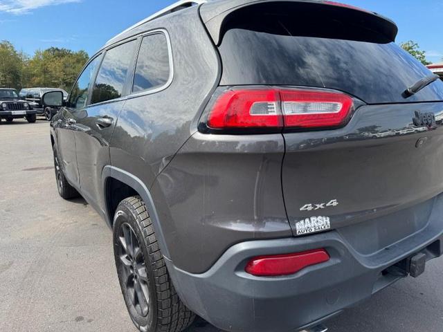 Photo of 2014 Granite Crystal Metallic Clearcoat Jeep Cherokee