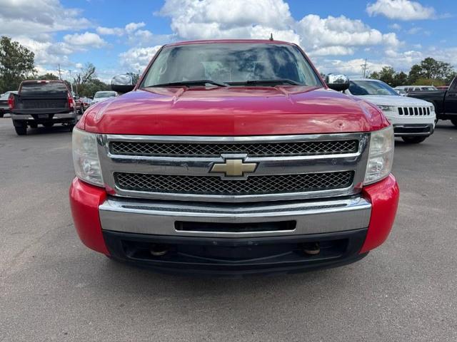 Photo of 2011 Victory Red Chevrolet Silverado 1500
