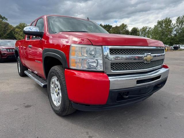 Photo of 2011 Victory Red Chevrolet Silverado 1500