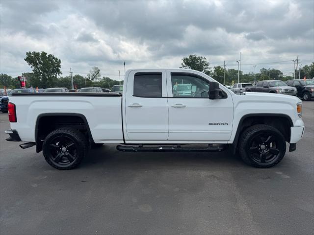 Photo of 2015 Summit White GMC Sierra 1500