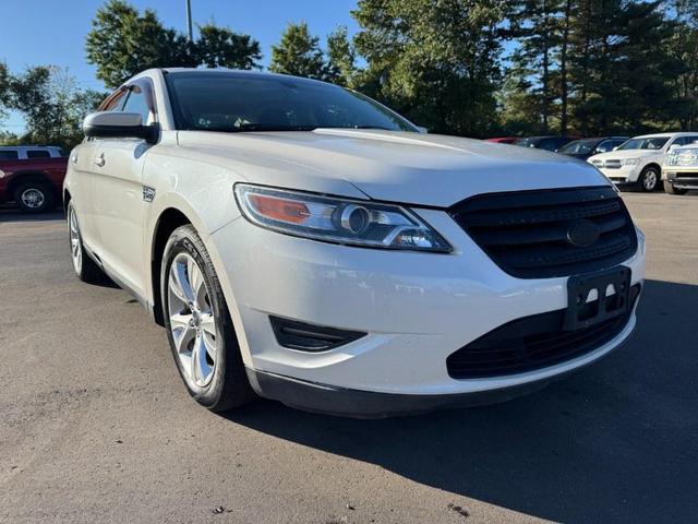 Photo of 2011 White Ford Taurus