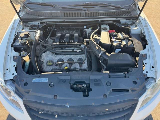 Photo of 2011 White Ford Taurus