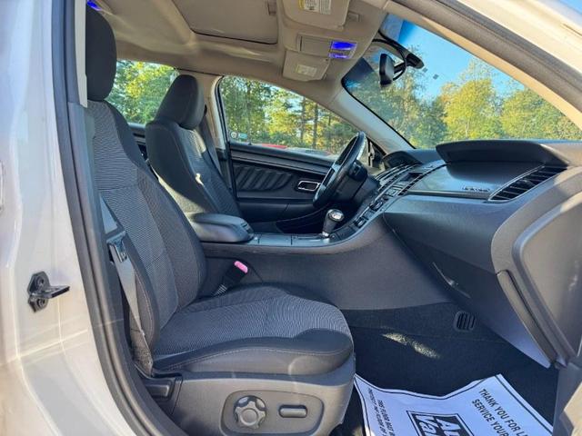 Photo of 2011 White Ford Taurus