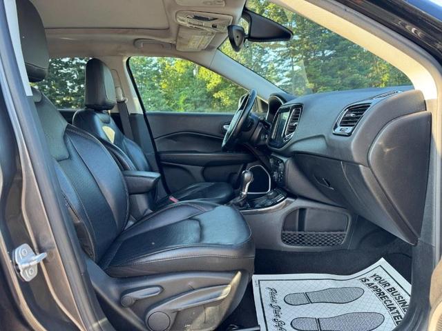 Photo of 2018 Granite Crystal Metallic Clearcoat Jeep Compass