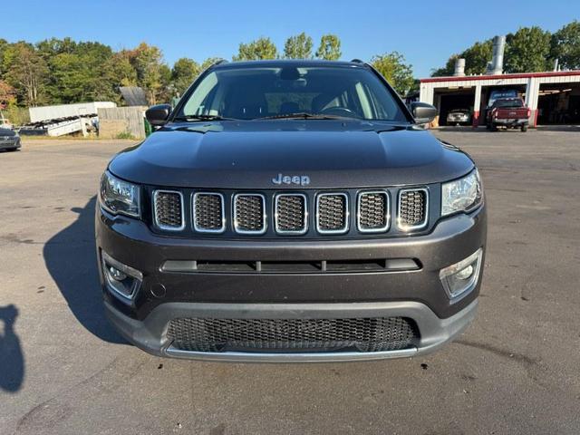 Photo of 2018 Granite Crystal Metallic Clearcoat Jeep Compass