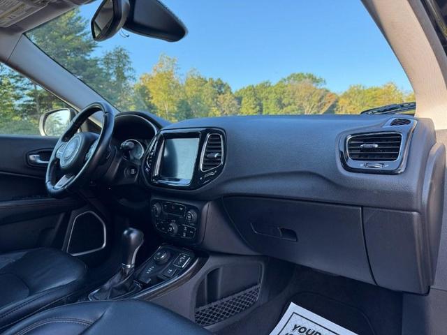 Photo of 2018 Granite Crystal Metallic Clearcoat Jeep Compass