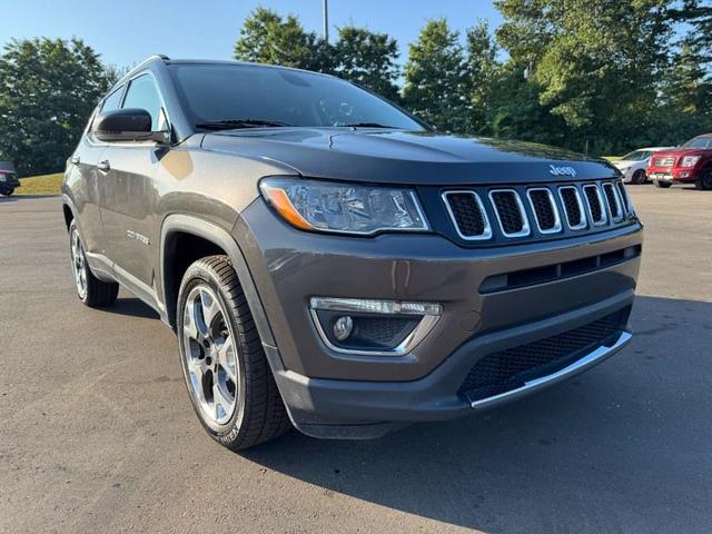 Photo of 2018 Granite Crystal Metallic Clearcoat Jeep Compass