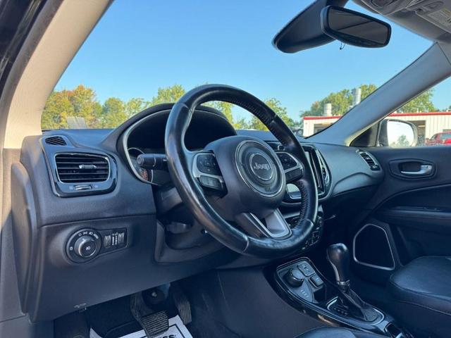 Photo of 2018 Granite Crystal Metallic Clearcoat Jeep Compass