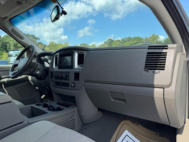 Photo of 2007 White Dodge Ram 2500