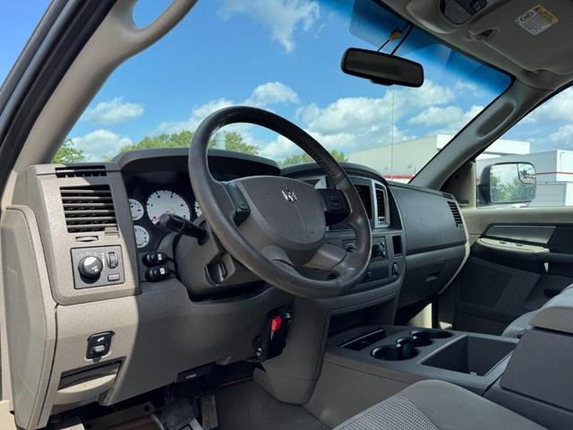 Photo of 2007 White Dodge Ram 2500