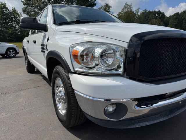 Photo of 2007 White Dodge Ram 2500