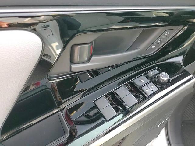 Photo of 2025 Cosmic White Pearl Subaru Solterra