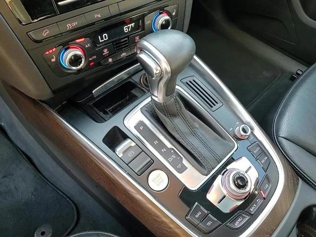 Photo of 2015 Black Audi Q5