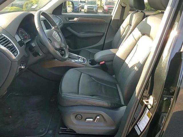 Photo of 2015 Black Audi Q5
