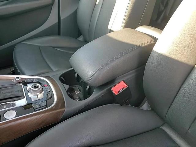 Photo of 2015 Black Audi Q5