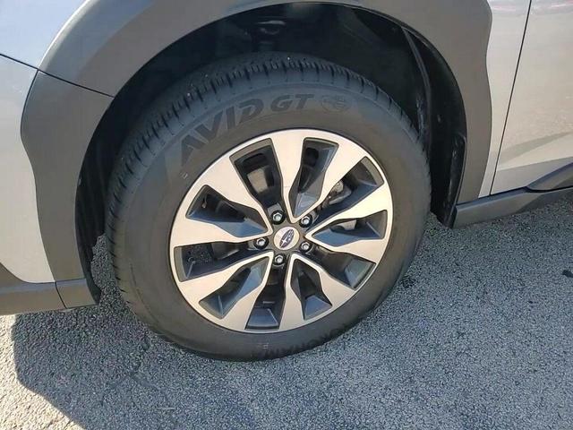 Photo of 2024 Ice Silver Metallic Subaru Outback