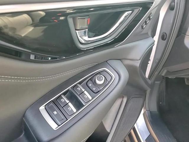 Photo of 2024 Ice Silver Metallic Subaru Outback