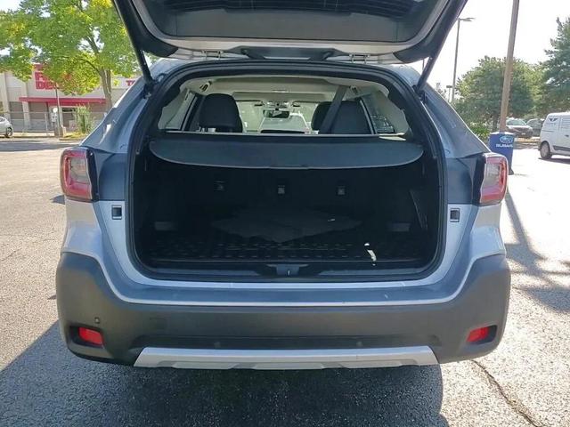 Photo of 2024 Ice Silver Metallic Subaru Outback